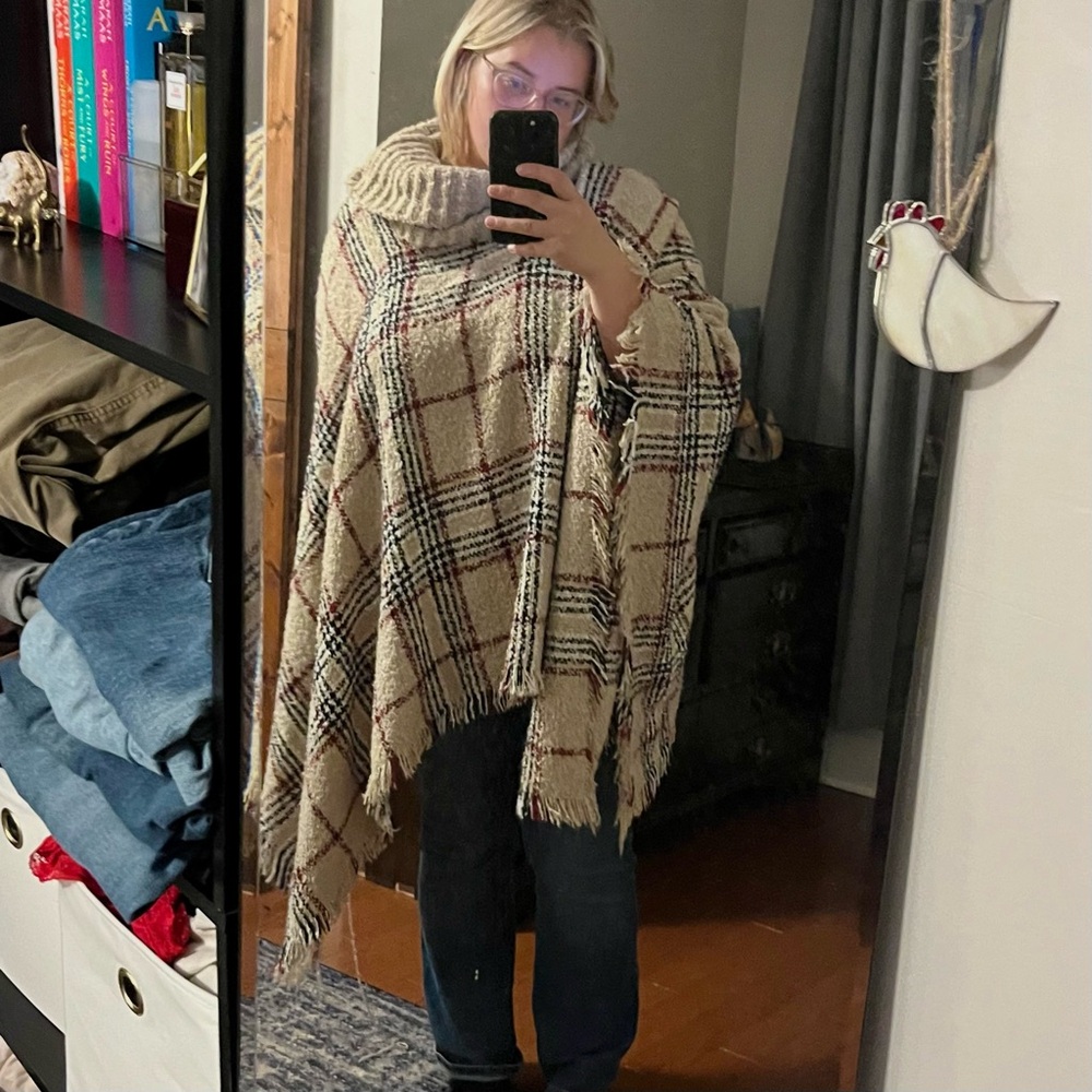 Oversized Plaid Turtleneck Poncho - Picture 4 of 5